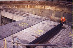 Capping Alexandra Park storm drain shaft c2000